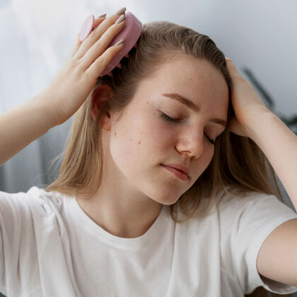 Massage de cuir chevelu