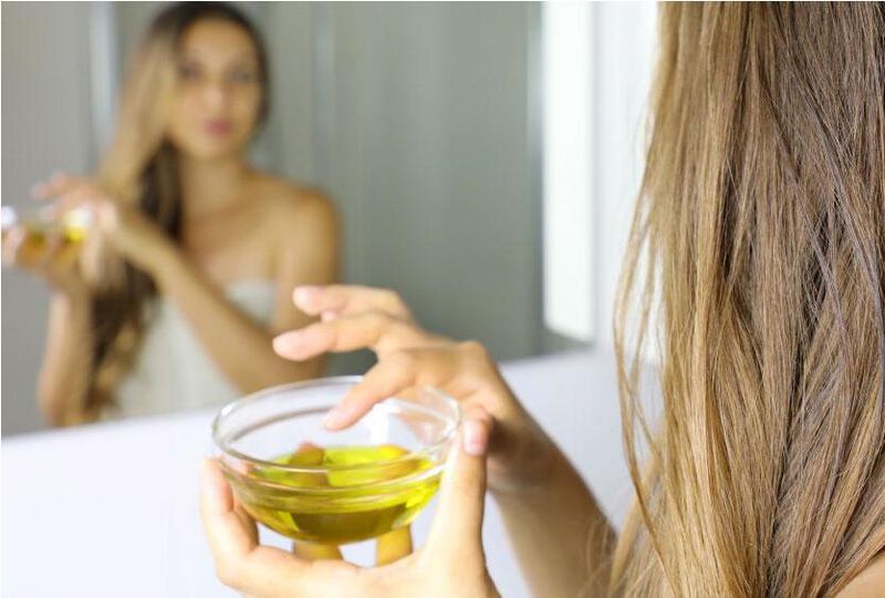 8 soins capillaires maison à base d'huiles végétales naturelles