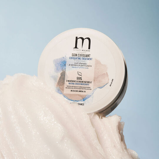 Soin exfoliant cuir chevelu &agrave; pellicules