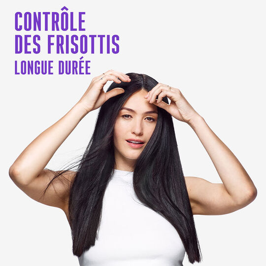 Masque lissant pour cheveux indisciplin&eacute;s BC Frizz Away