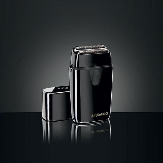 Rasoir double grille avec lumi&egrave;re d&eacute;sinfectante UVFOIL02