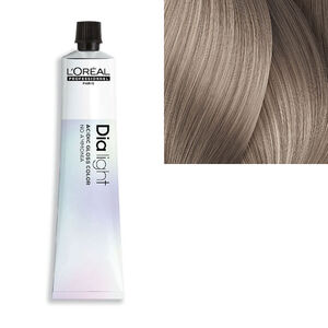 Coloration ton sur ton Dialight 9.82 milkshake blond très clair moka irisé