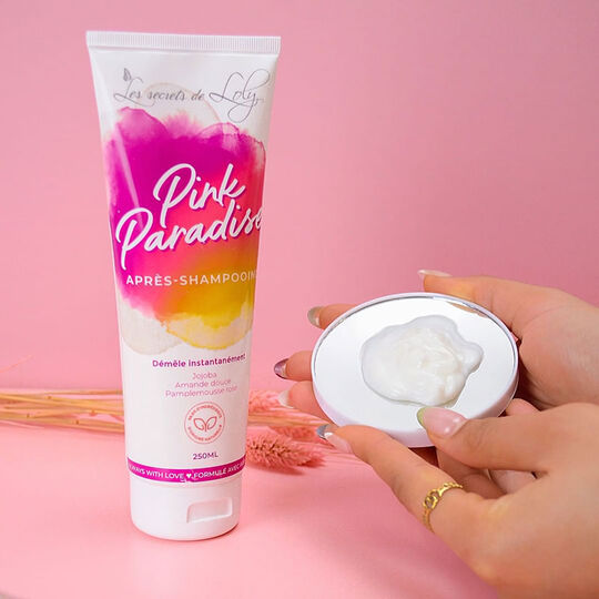 Rituel pour cheveux multi-textur&eacute;s boucl&eacute;s fris&eacute;s