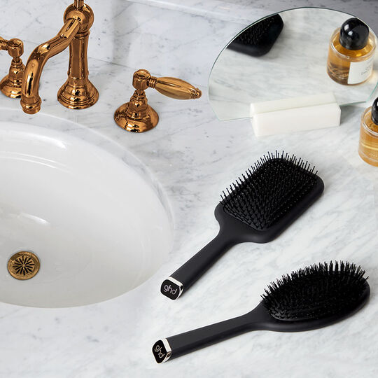 Brosse ovale The dresser