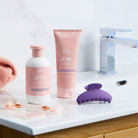 Conditionneur raviveur de couleur blond froid Invigo Blonde Recharge,  Conditionneur raviveur de couleur blond froid Invigo Blonde Recharge