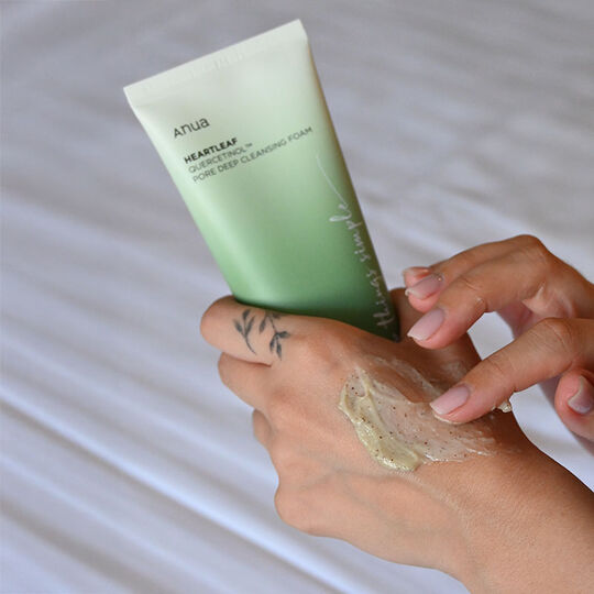 Mousse nettoyante en profondeur Heartleaf Quercetinol