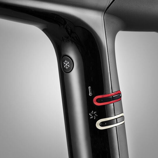 S&egrave;che cheveux Falco noir et argent