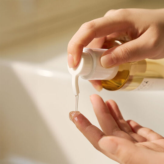 Huile nettoyante l&eacute;g&egrave;re Centella