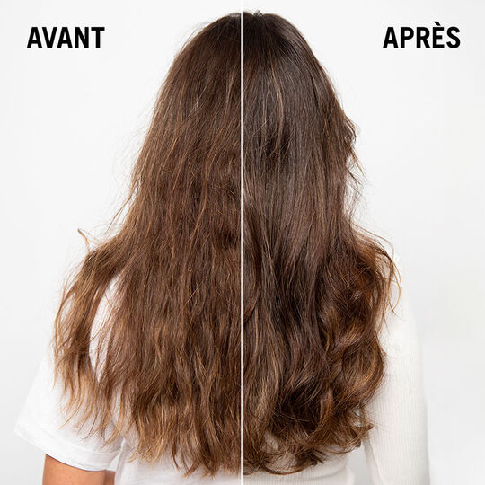 Cr&egrave;me de d&eacute;finition hydratante pour cheveux boucl&eacute;s BC Moisture kick